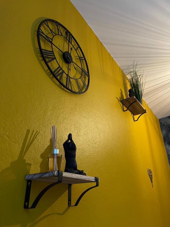 Jungle Room Romans-sur-Isere Exterior photo